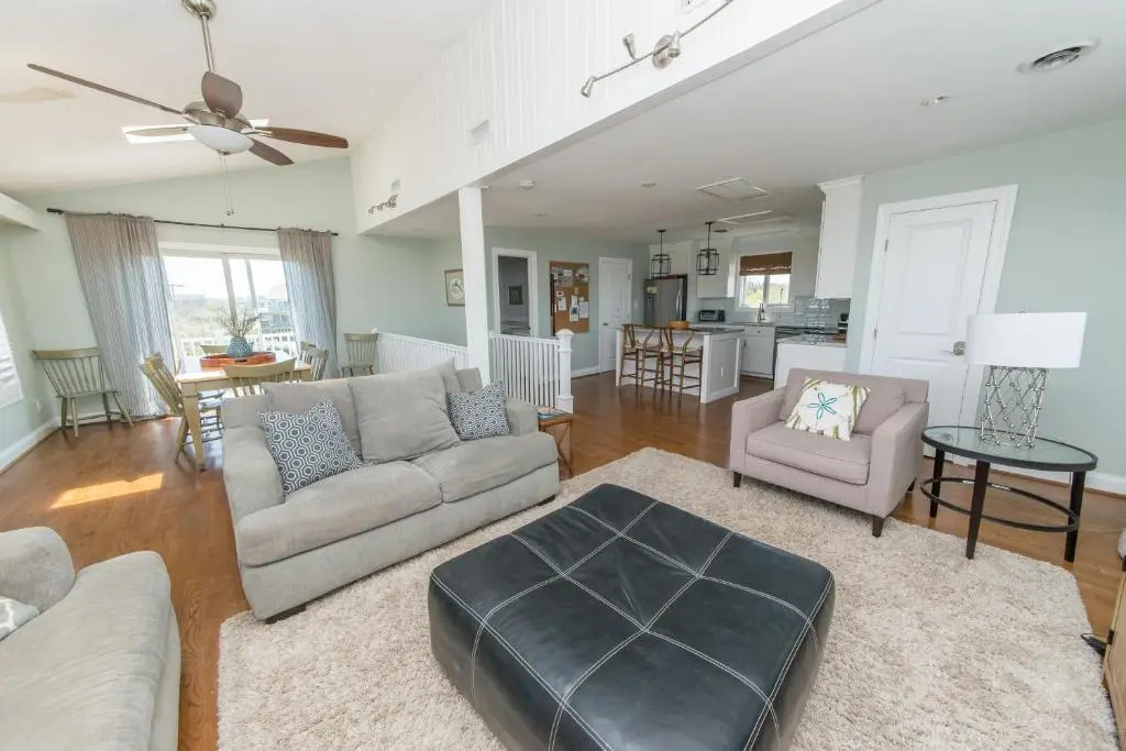 Arcadia - Duck, Caffeys Inlet, Ocean Views, 50 Yards to Beach, Pool, Pets OK, Cul-de-sac Location