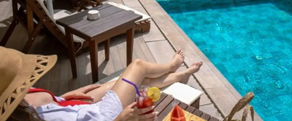 Parna Hotel
