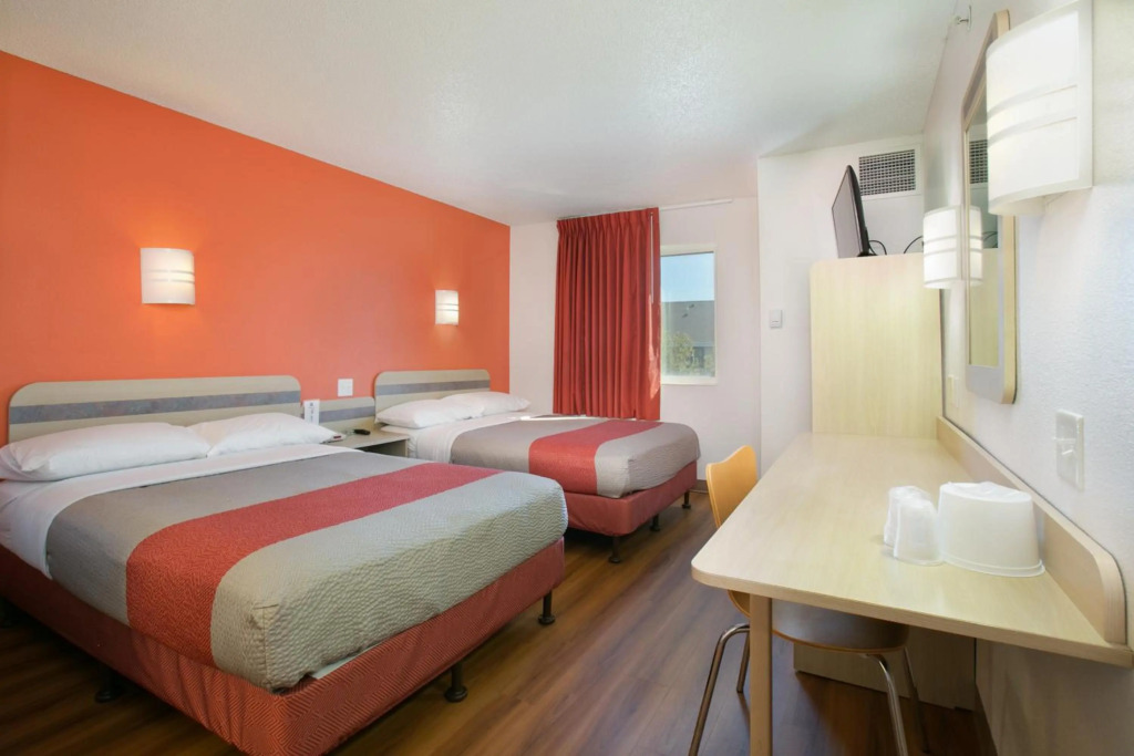 Motel 6-Brooklyn Center, MN - Minneapolis