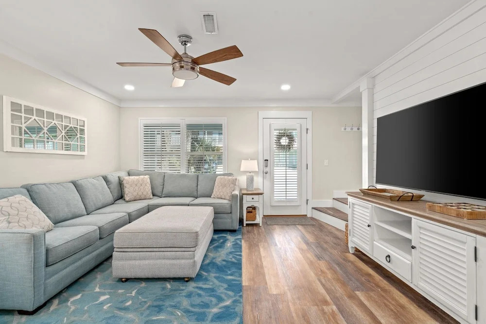Newly Renovated! 140 Feet To White Sandy Beaches! Pool! Grill