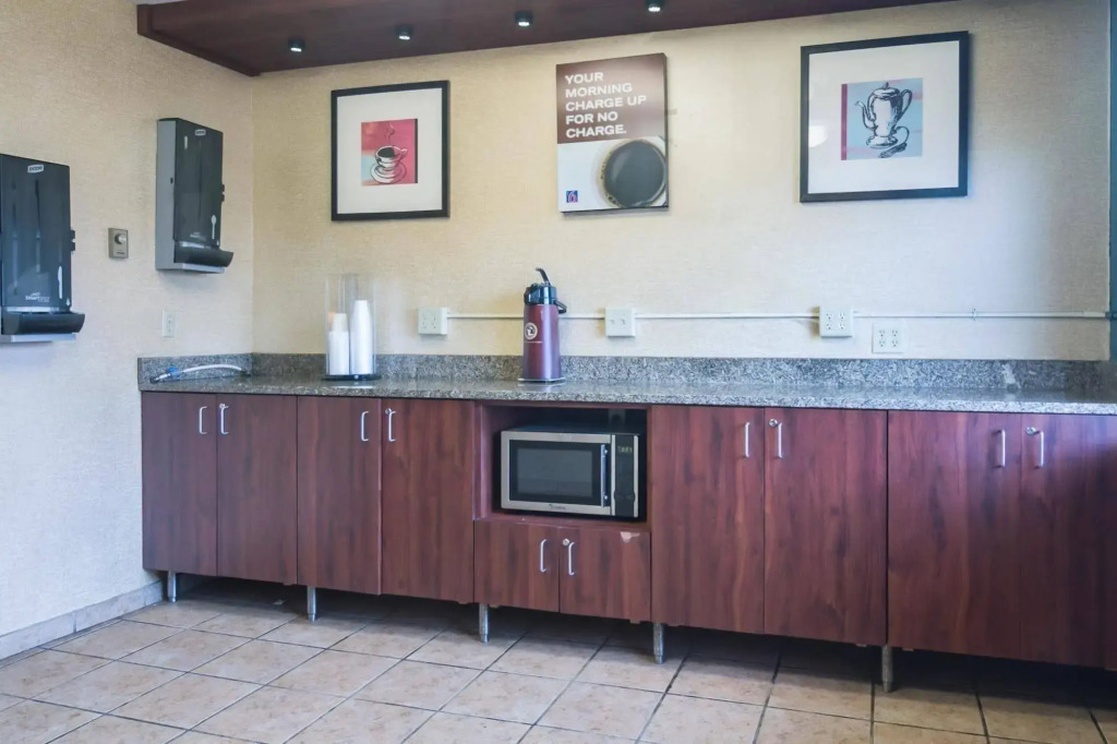 Motel 6-Madison, WI - East