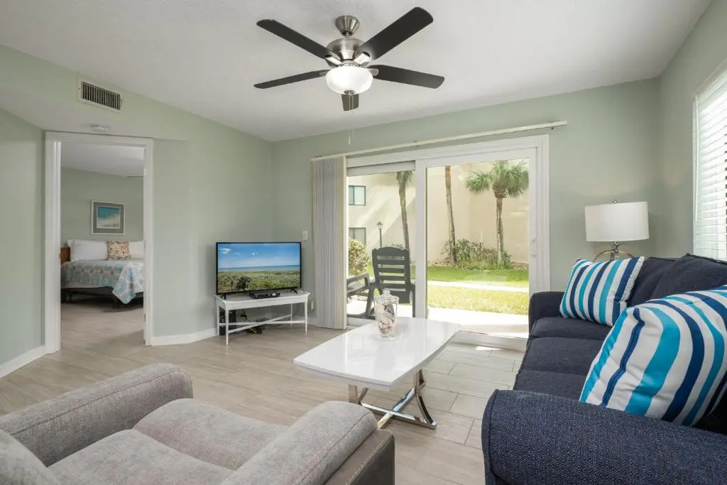 Ocean Village Club J14
