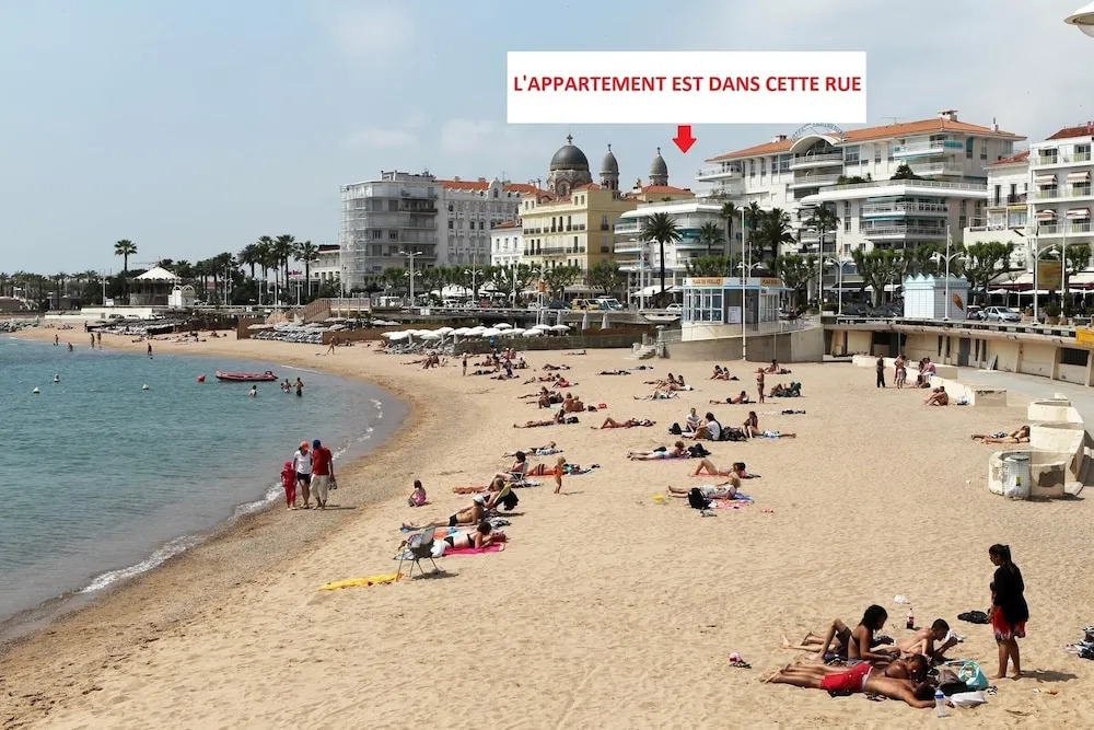 Nouveau F2 calme cœur de ville 1min de la plage