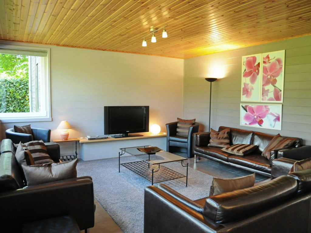 Durbuy, close to this holiday home in Enneille
