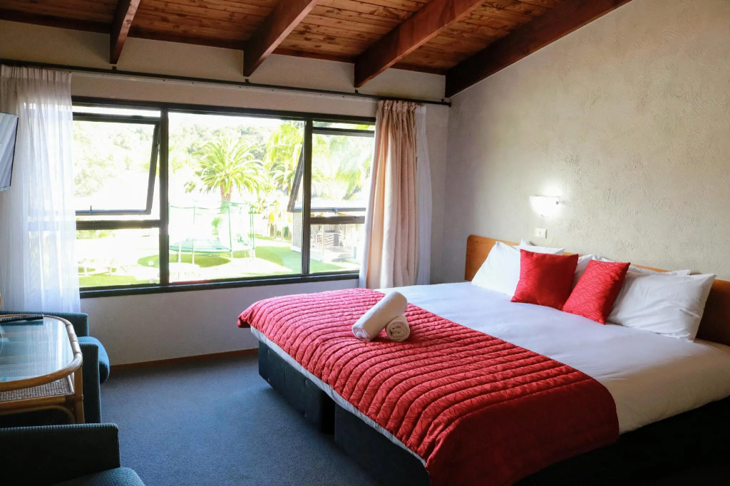 Haruru Falls Retreat