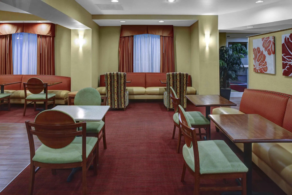 Hampton Inn Petersburg - Southpark Mall