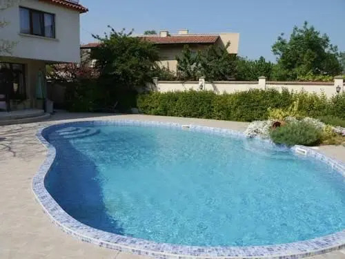 Villa Ray