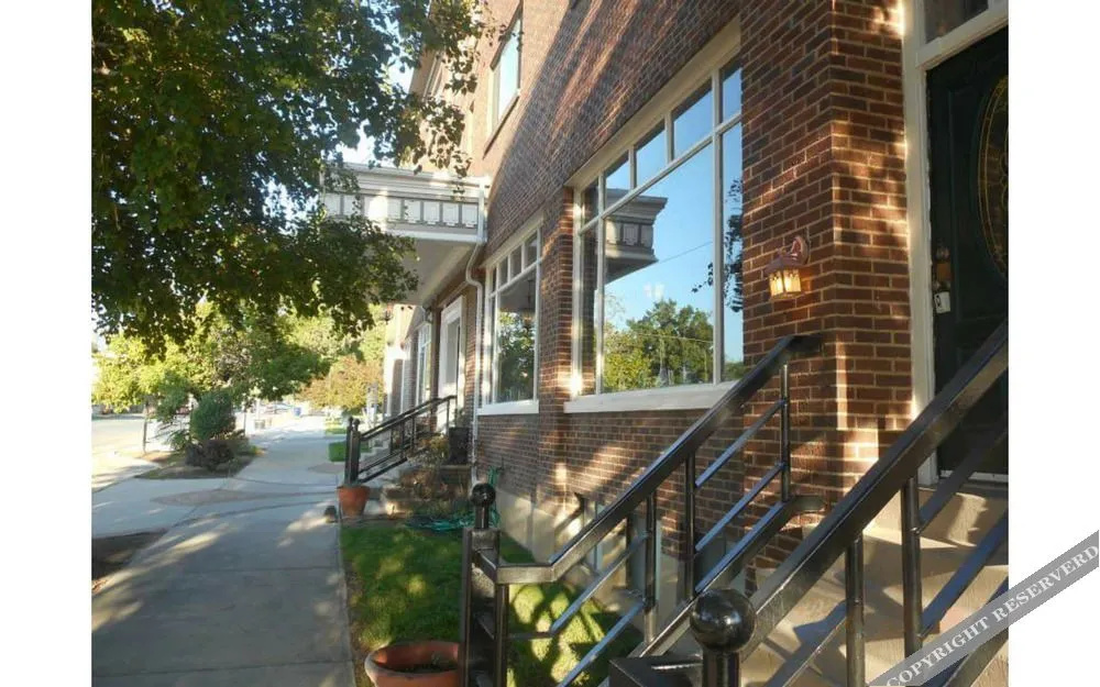 Kirk Hotel And Apartments