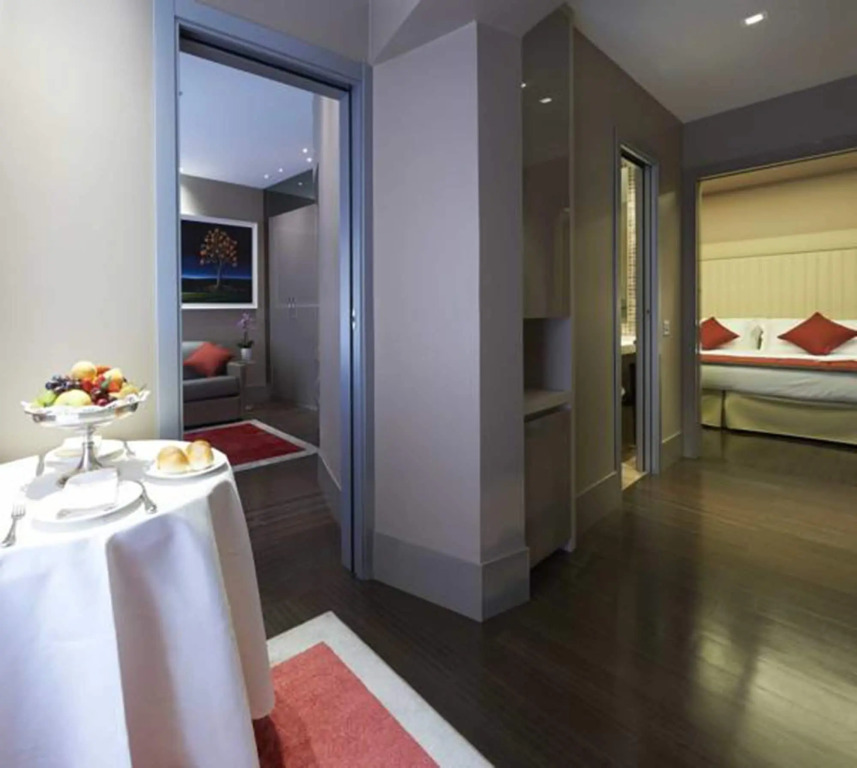 Отель Harrys Bar Trevi Hotel & Restaurant