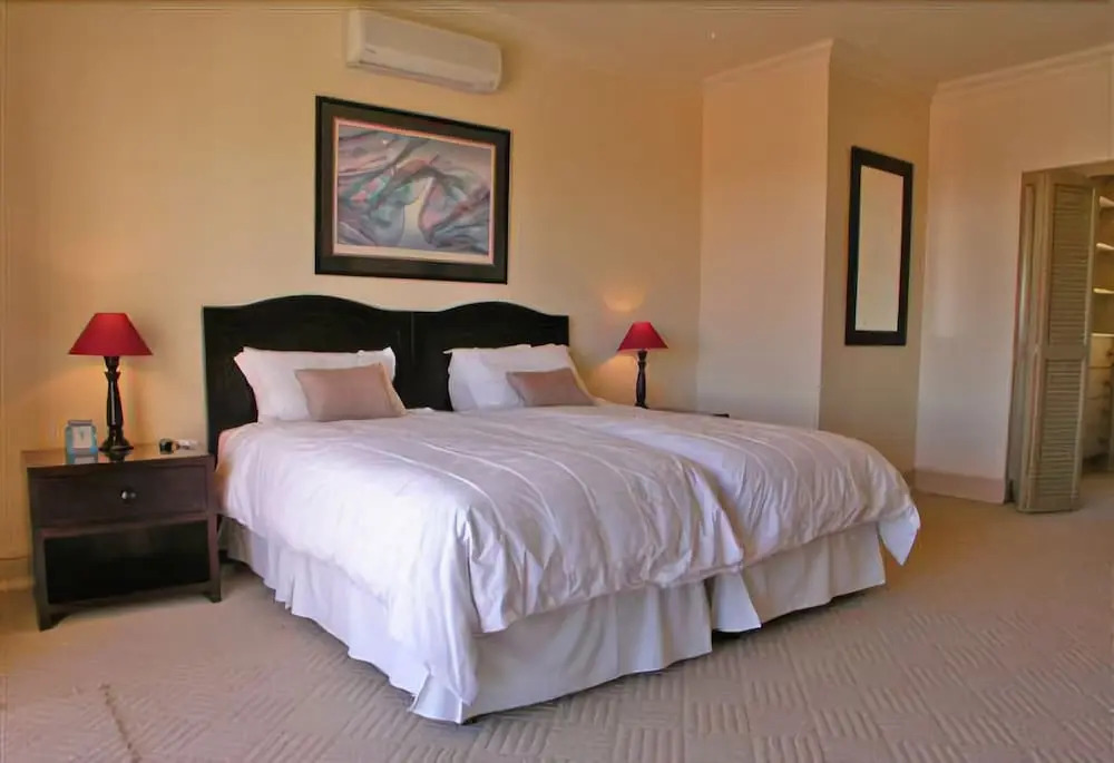 Beachside Villa - Camps Bay