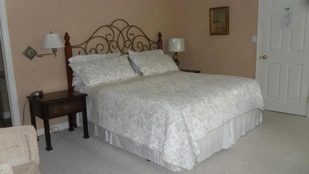 Paradise Grove Bed & Breakfast