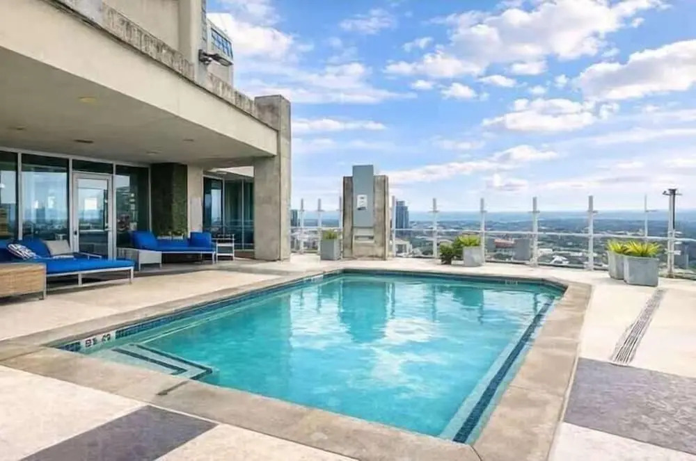 Midtown Atlanta 1BR Skyline Balcony Corner Suite by Piedmont Park Luxepad