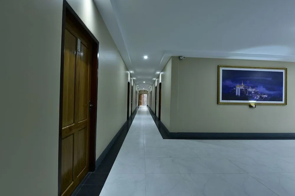 Gold Hotel