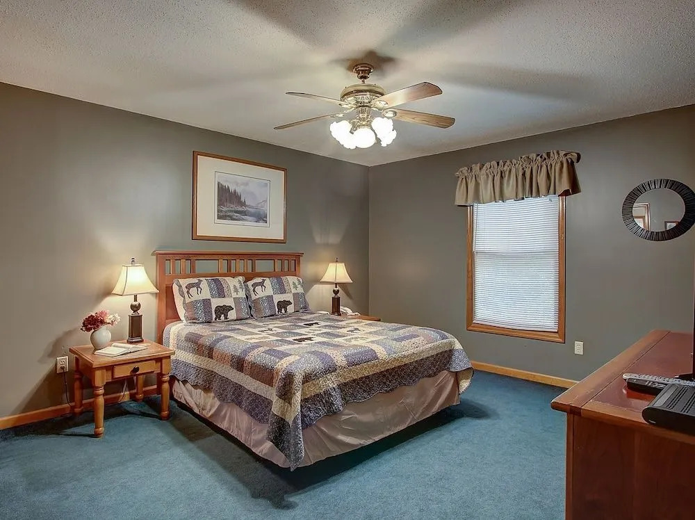 Dreamweaver 1 Bedroom 1 Bathroom Cabin
