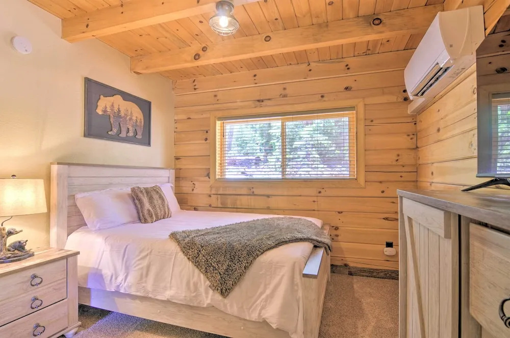 Walk to Duck Creek Village: A-Frame Getaway