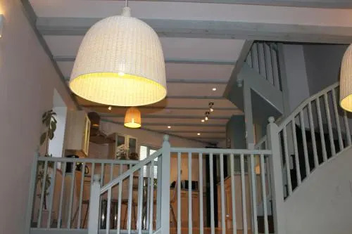Alston Art Apartments
