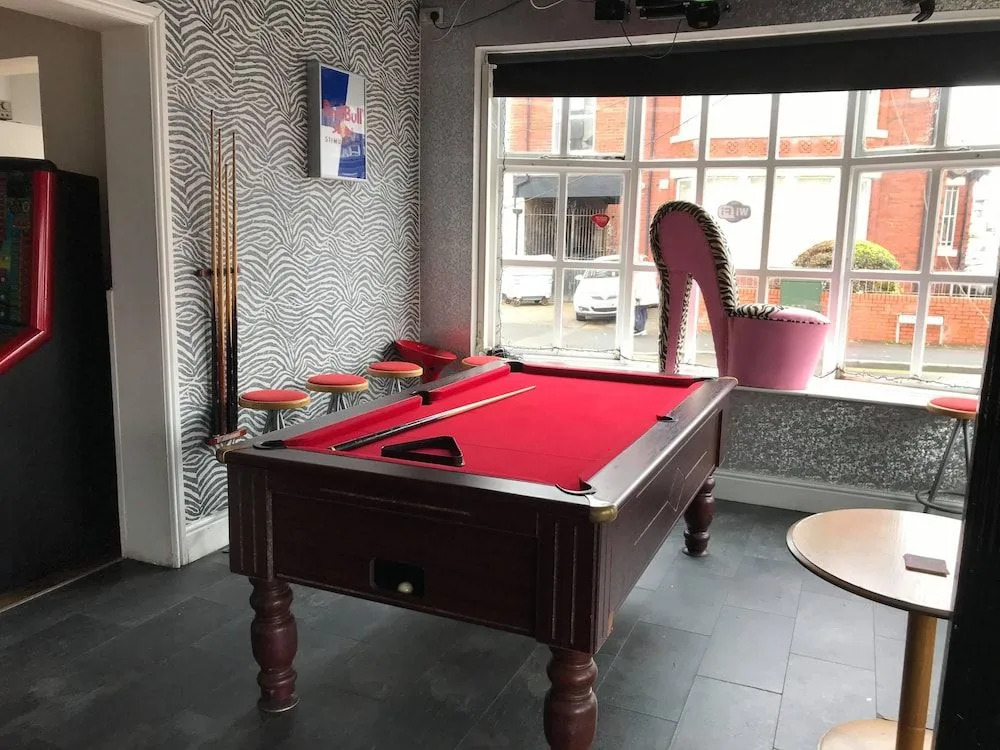 The Lark Inn