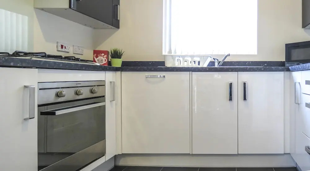 Tudors eSuites Birmingham Townhouse Private Garden Free Parking