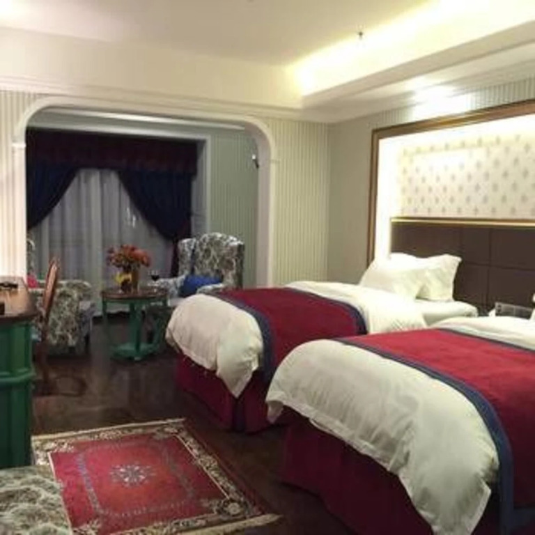 Hailun Hotel