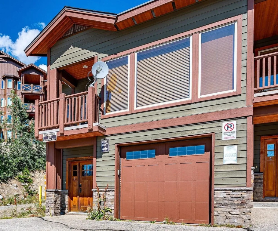 Bear's Paw Chalet - Amazing Location & Ski In/out