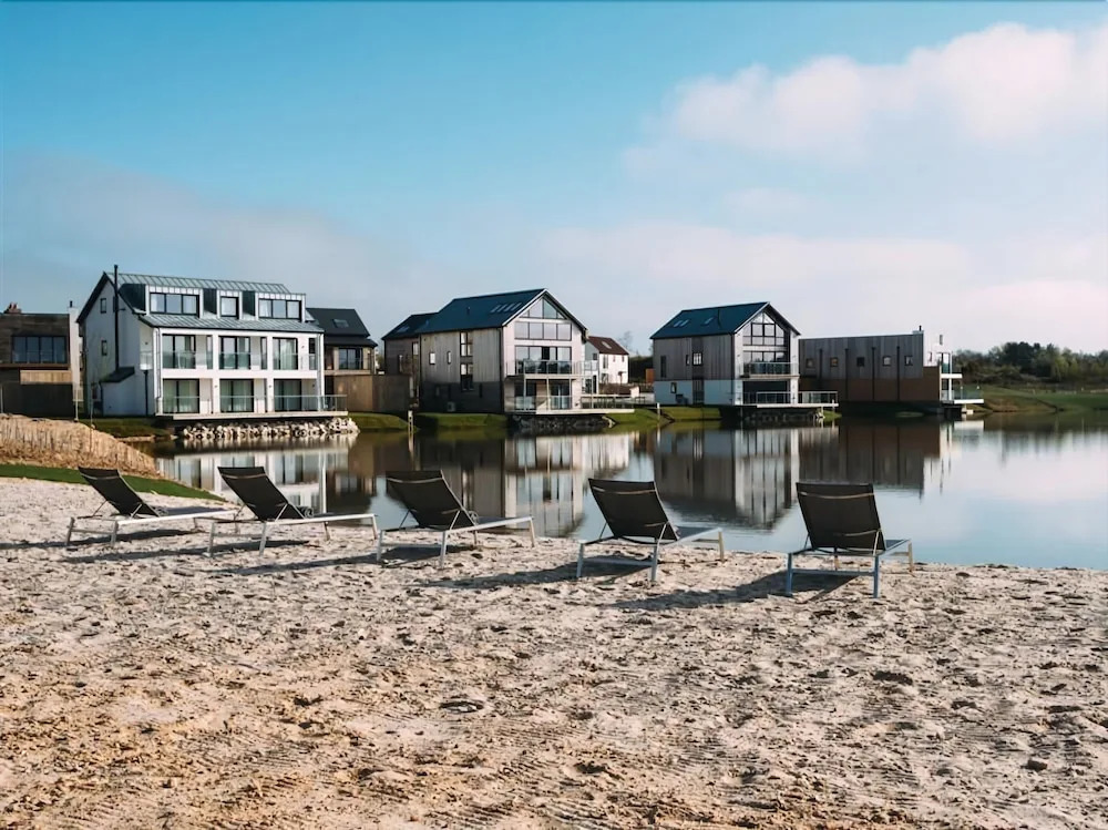 Beaumont Village 7 at Silverlake, Warmwell