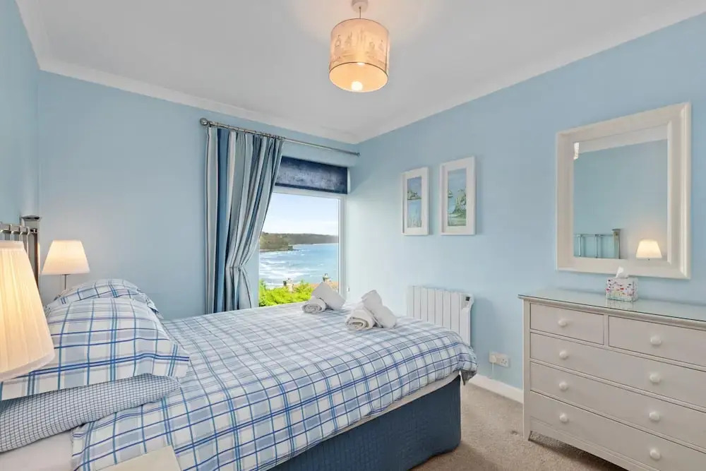 Brynawelon - Wonderful Sea and Harbour Views