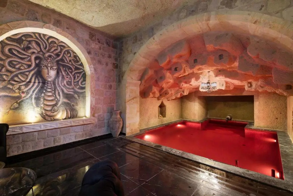 Cappa Via Cave Hotel