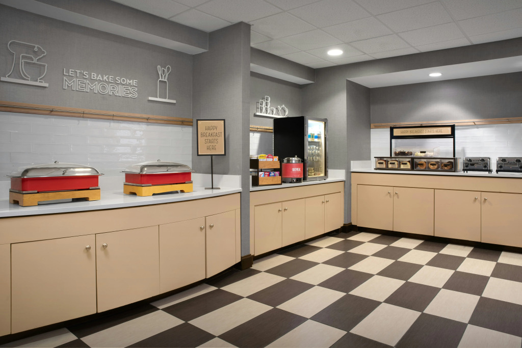 Hampton Inn & Suites-Knoxville/North I-75
