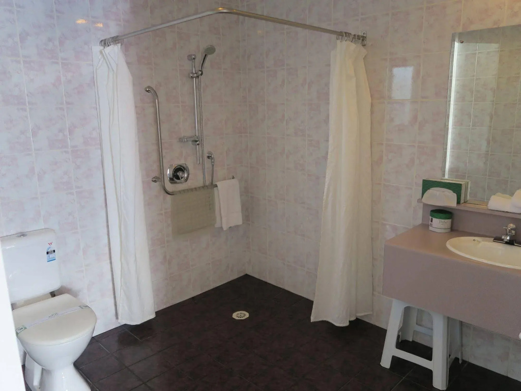 Shadzz Motel