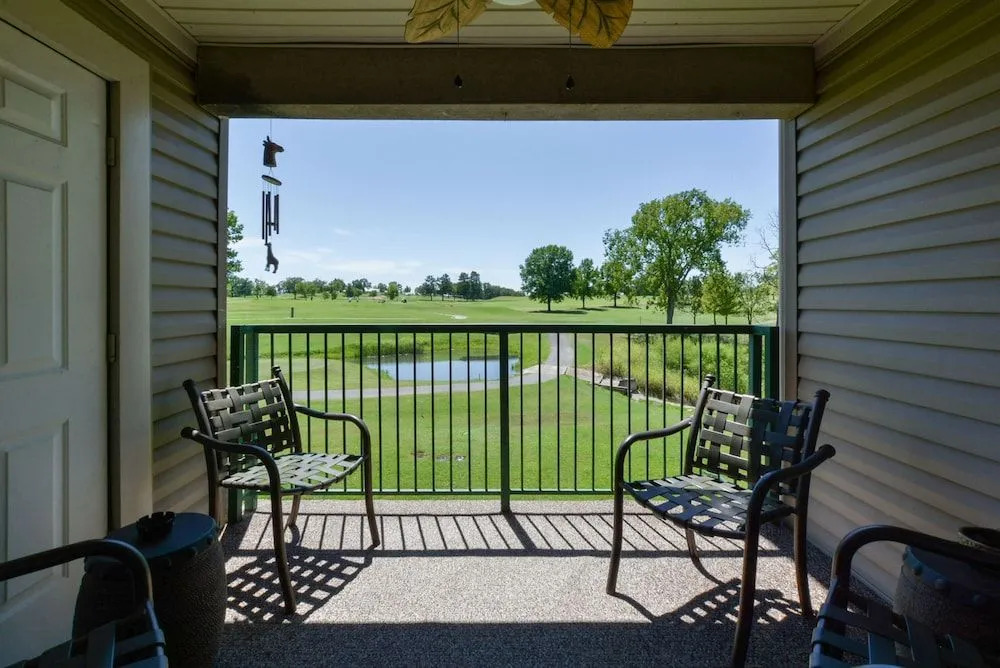 Veltings Golf View Getaway - Holiday Hills Branson - Golf Resort - Outdoor Pools