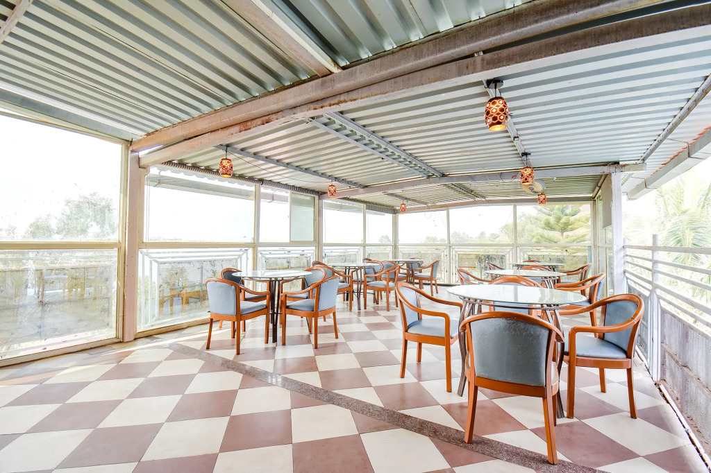 FabHotel Hillview Furnished Stays