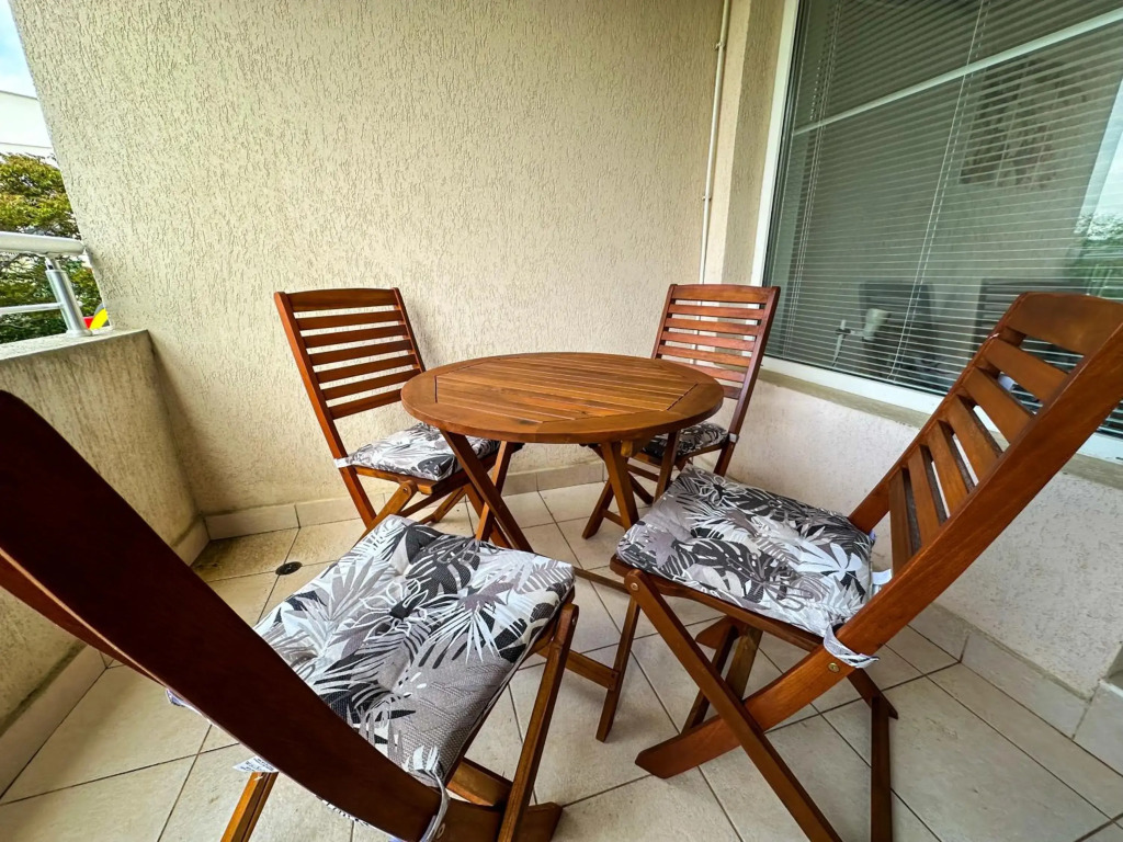 Apartment #1 - Sunshine and Love