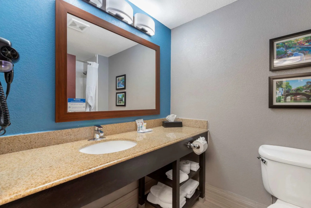 Comfort Inn & Suites Near Medical Center