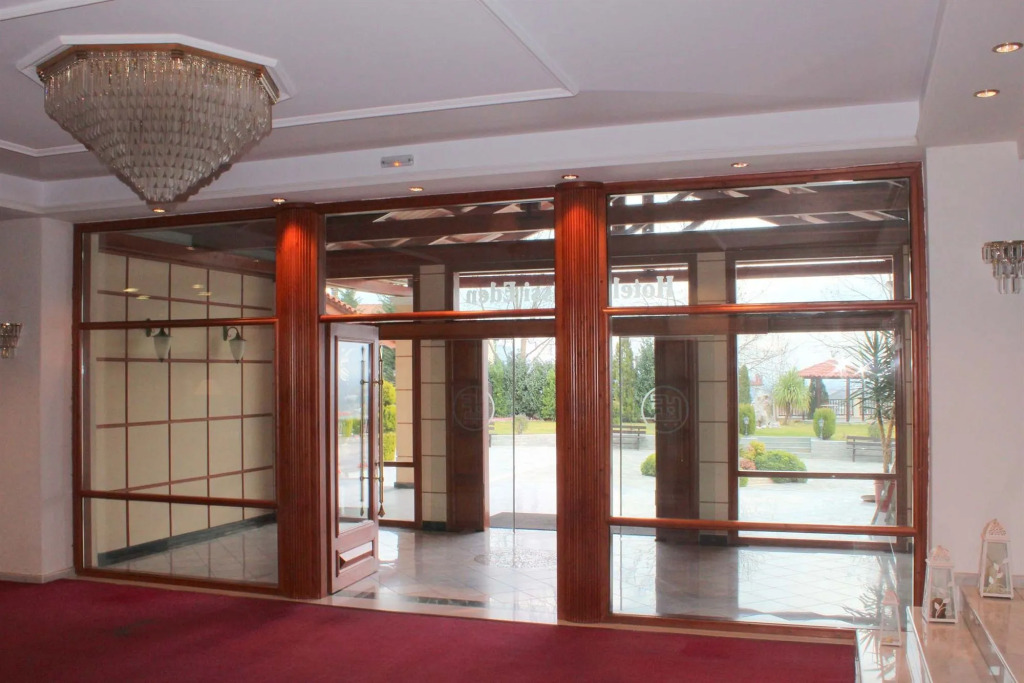 Famissi Eden Hotel