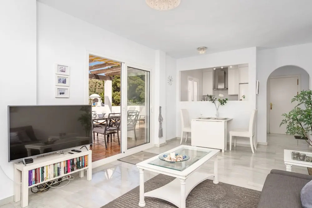 Terrific Bright Apartment with Private Terrace Ref 71