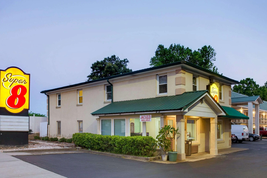 Super 8 By Wyndham Charlotte Downtown Area