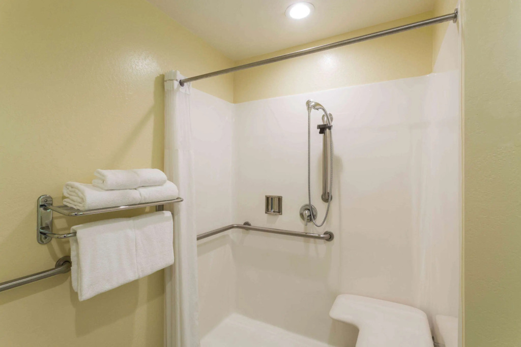 Days Inn & Suites by Wyndham East Flagstaff