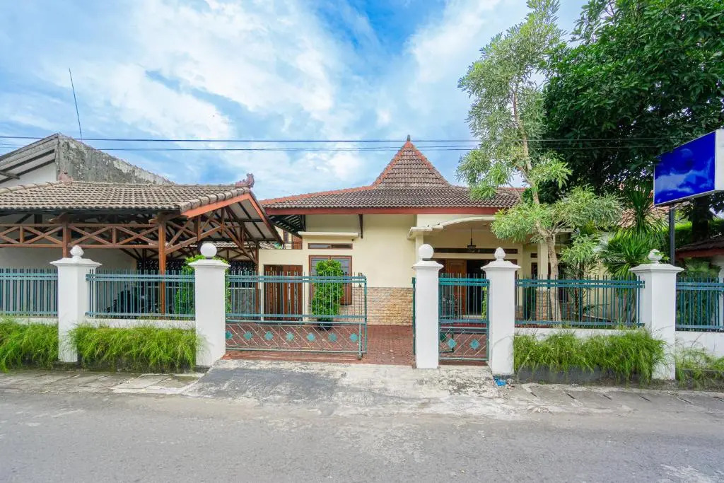 Ndalem Panembahan 12 Guest House
