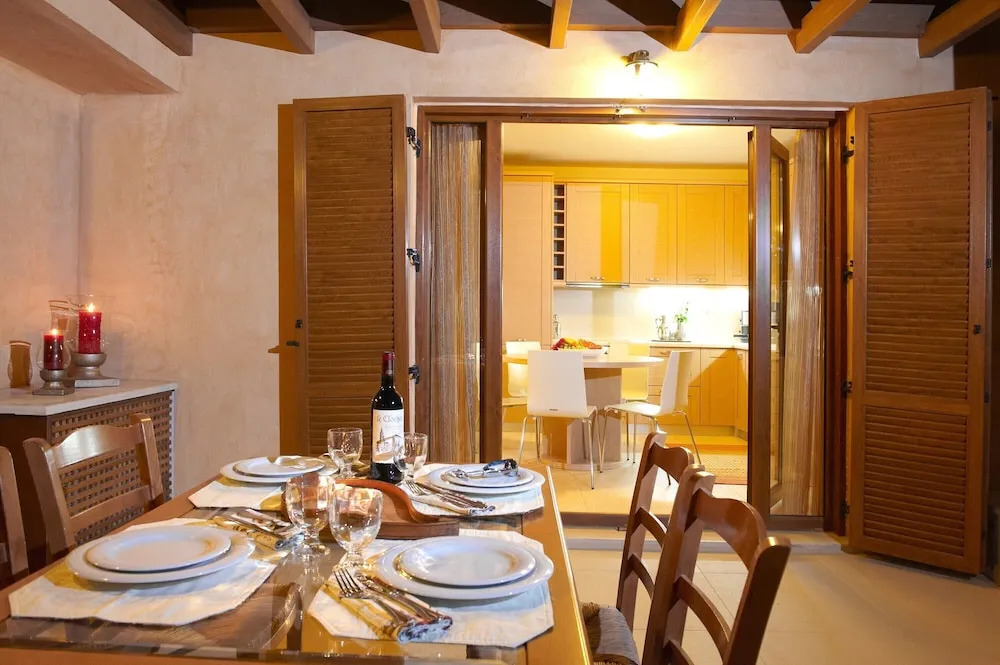 Leste Luxury Homes