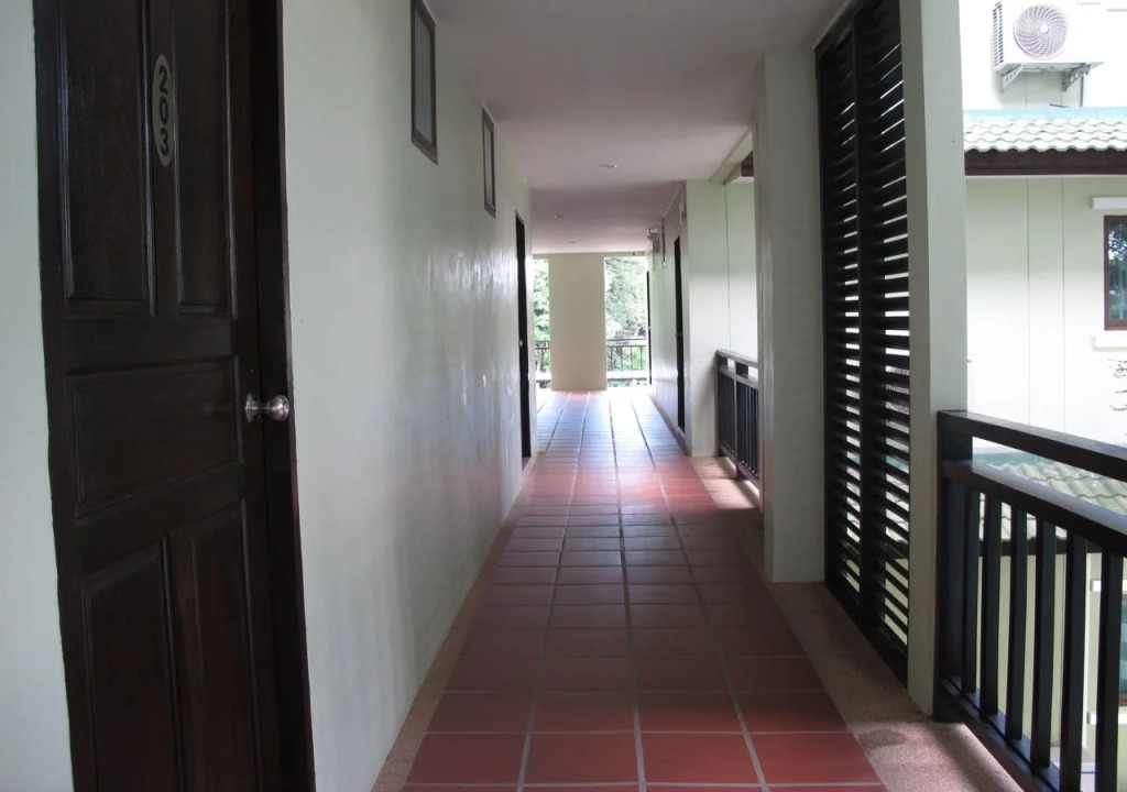 Koh Loi Hotel