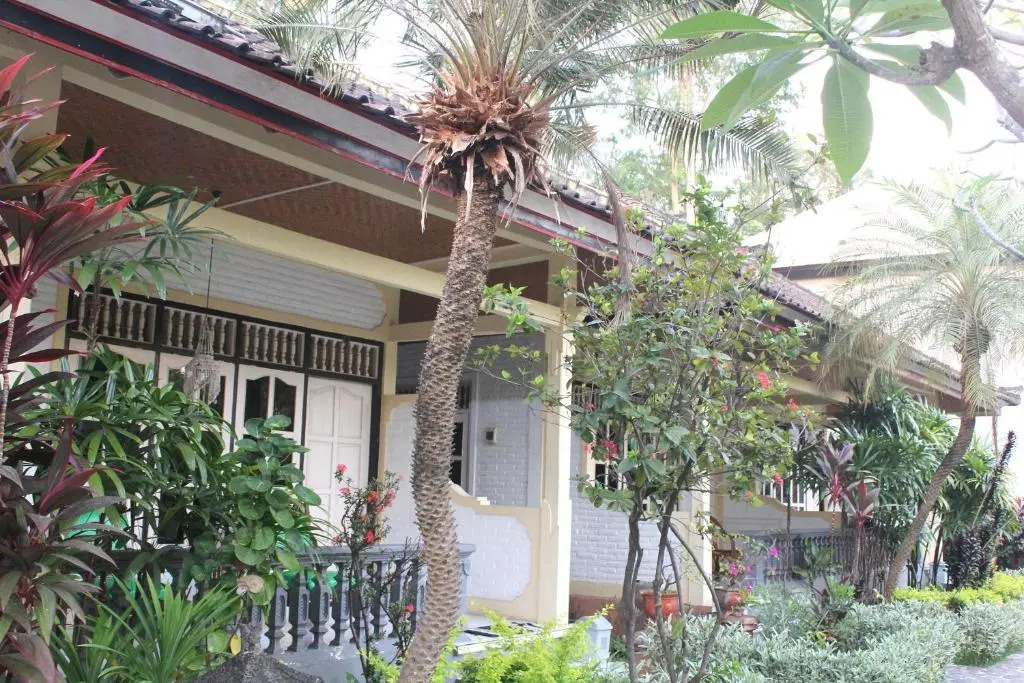 Taman Lilys Hotel