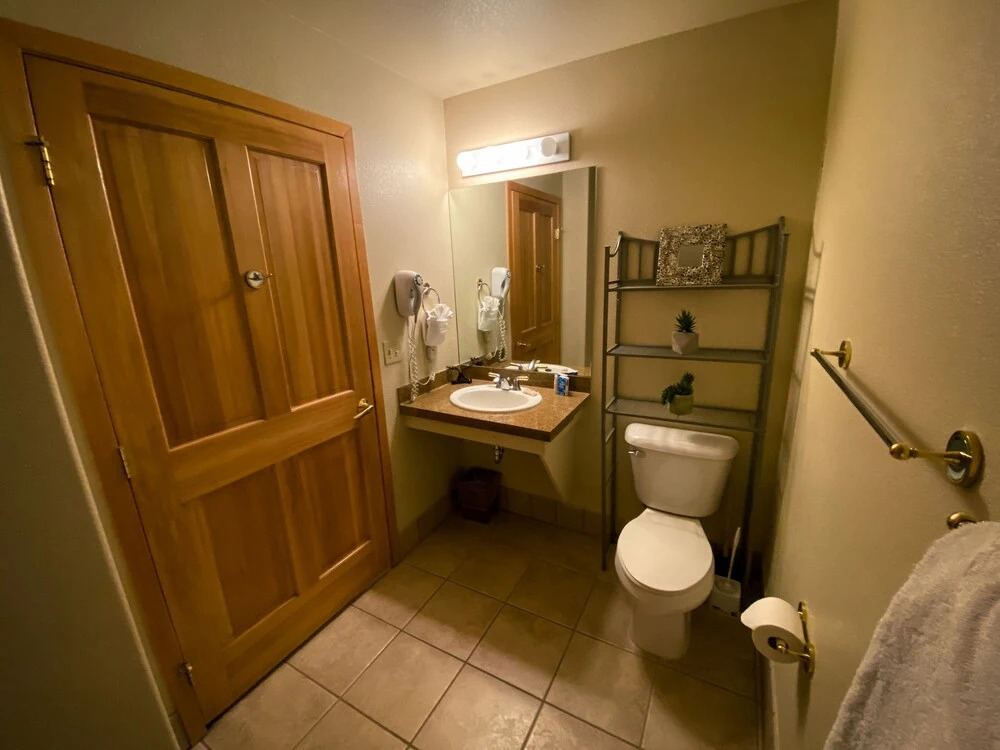 Gateway Lodge 5057
