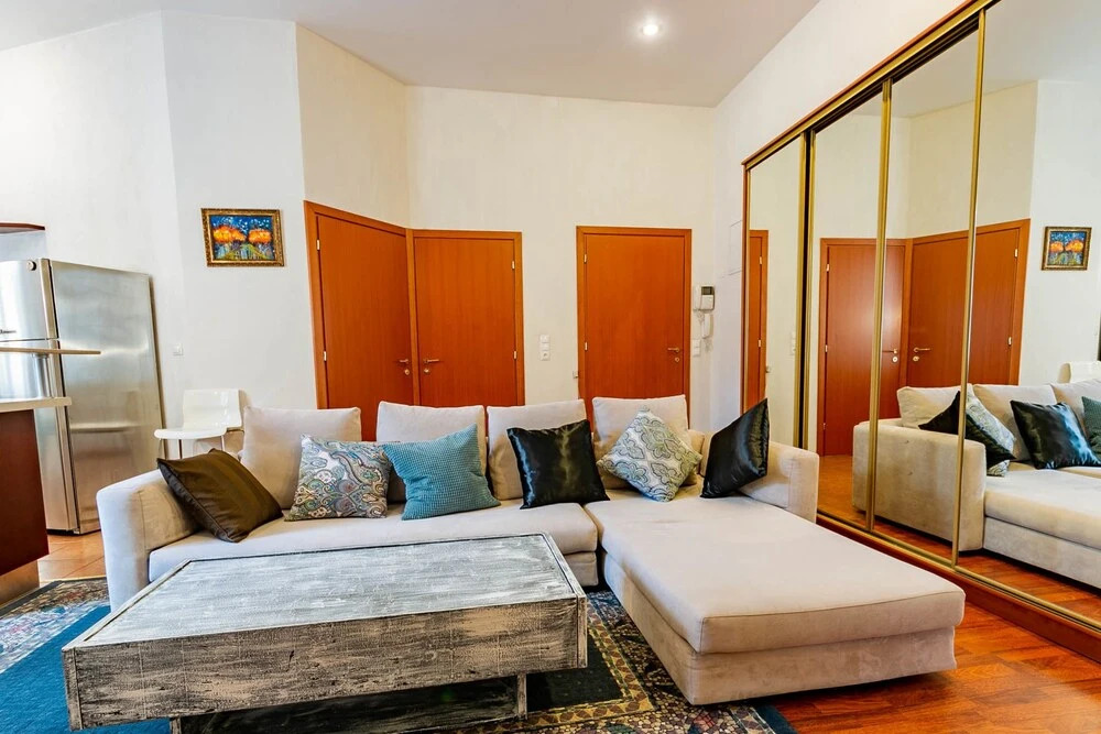 Atmospheric apartment on Nevsky prospect