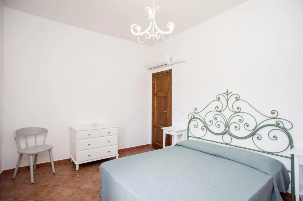 Three-room apartment 4/6 beds Carlotta 200 meters from the center of Marina di Campo-CASA CARLOTTA