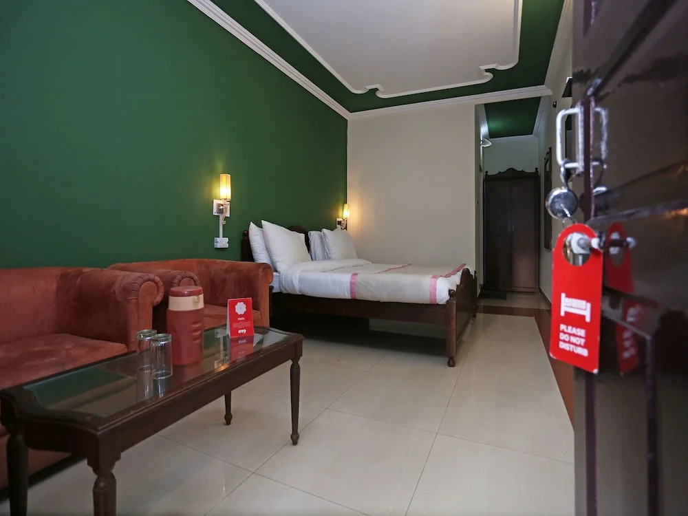 OYO Flagship 161 Highcourt Nainital
