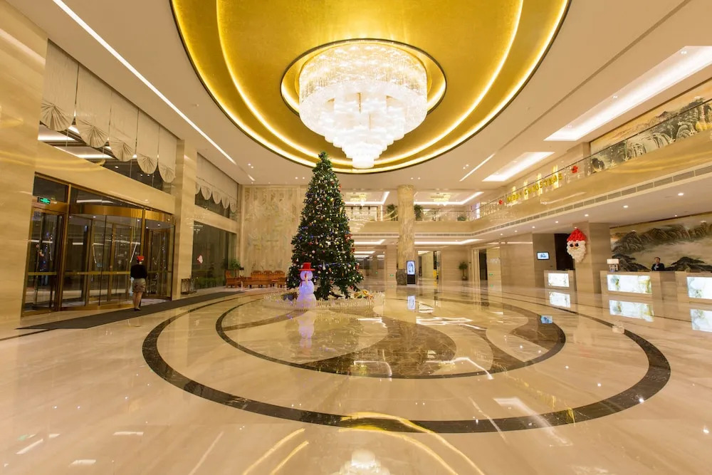 Lianjiang Century Hongteng Hotel