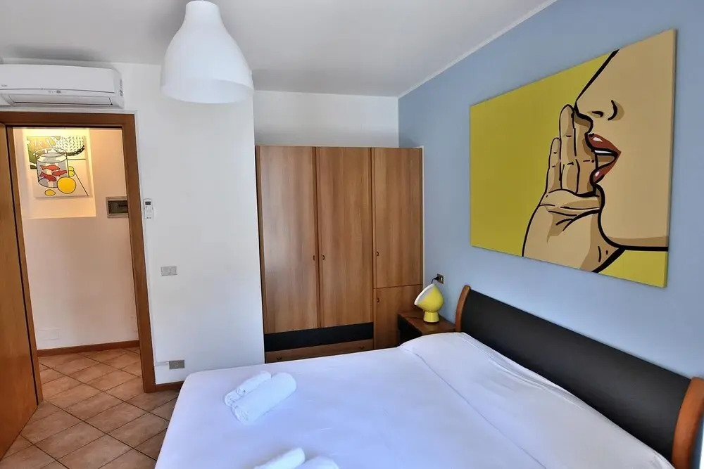 Pop Art Apartment - Sleeps 6 in Torri del Benaco Downtown