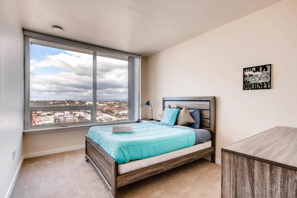 Gorgeous 3 BR  Prime Downtown San Diego