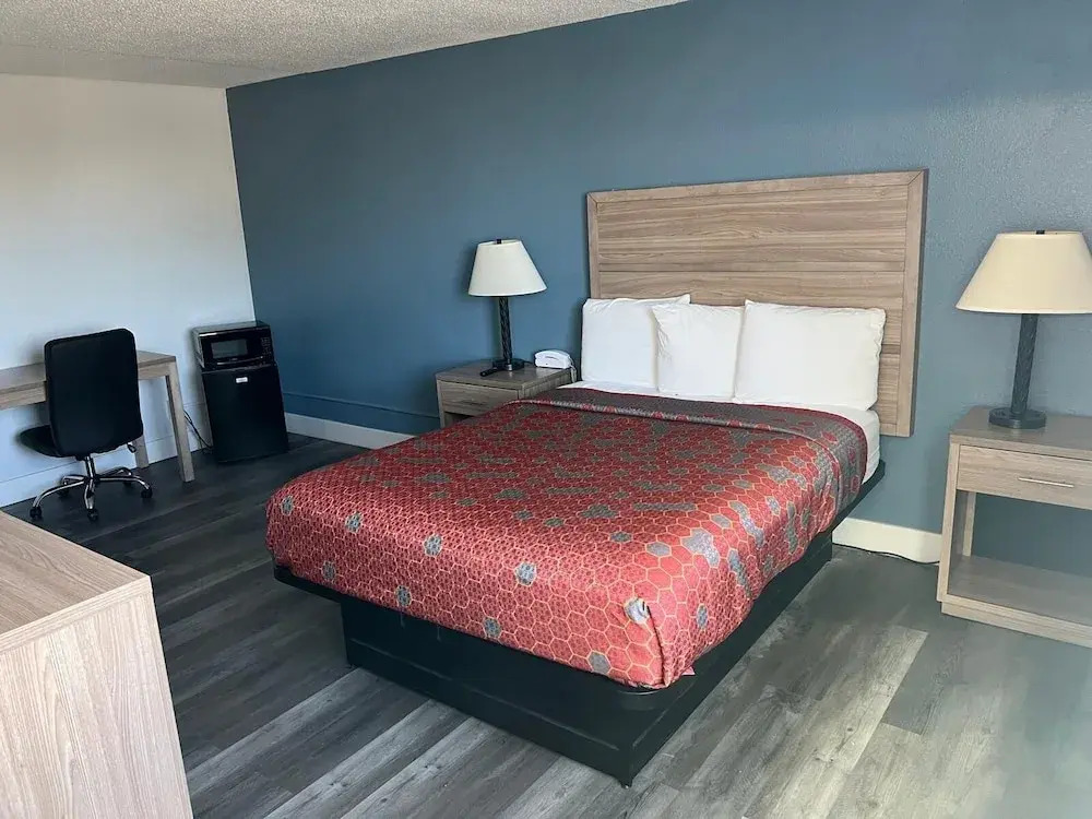 Roseville Inn