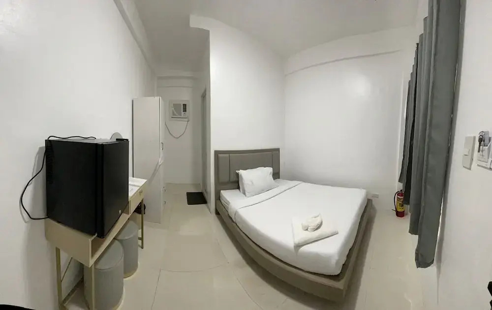 HOTEL the MIR